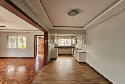 4 Bed House with En Suite in Runda - 4