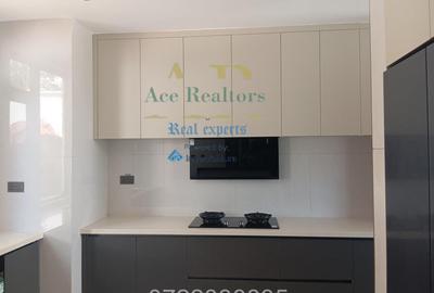 5 Bed Townhouse with En Suite at Lavington - 4