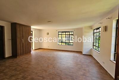 5 Bed House with En Suite in Kyuna - 2