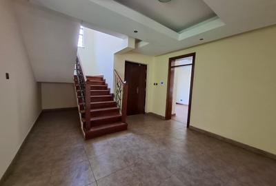 5 Bed Townhouse with En Suite in Lavington