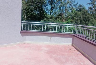 4 Bed Townhouse with En Suite in Westlands Area