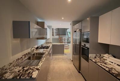 5 Bed Villa with En Suite in Lower Kabete - 3