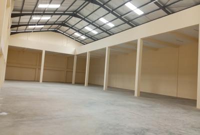 10,000 ft² Warehouse with Parking in Ruiru