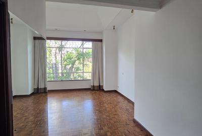 3 Bed Townhouse with En Suite in Spring Valley - 2