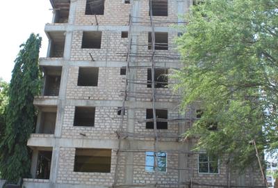 1 Bed Apartment with En Suite at Mombasa Area - 4