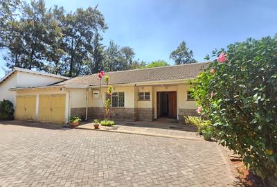 4 Bed House with En Suite at Old Runda - 2