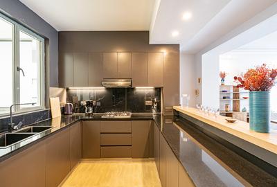 3 Bed Apartment with En Suite in Brookside