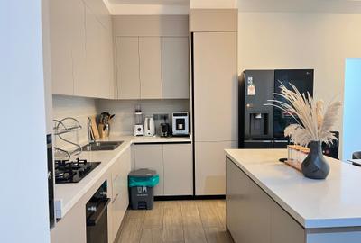 3 Bed Apartment with Swimming Pool in Riverside - 4