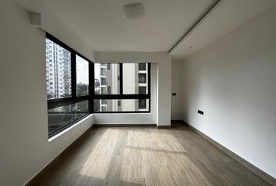 3 Bed Apartment with En Suite in Riverside
