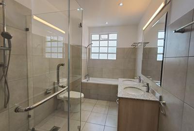 3 Bed Apartment with En Suite at Henred Road - 3