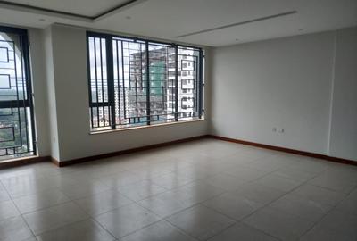 4 Bed Apartment with En Suite in Parklands - 2