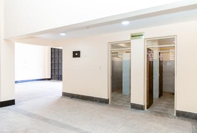 947 m² Warehouse with Service Charge Included in Tatu City - 3