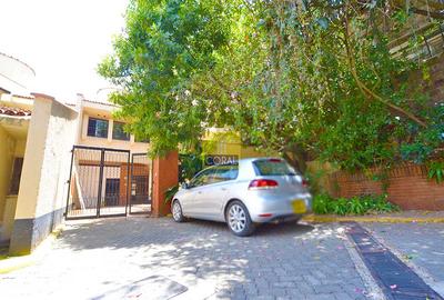 5 Bed House with Garden in Westlands Area