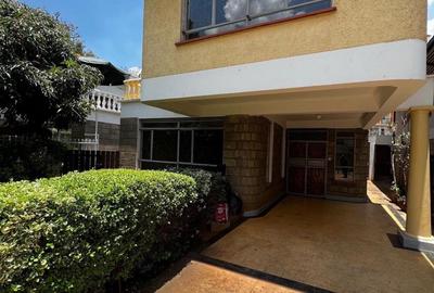 4 Bed Townhouse with En Suite at Lavington - 2