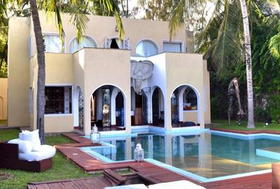 4 Bed House with En Suite at Malindi Beach