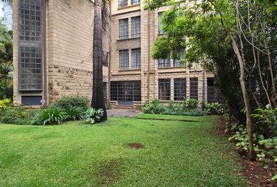 3 Bed Apartment with En Suite at Valley Arcade - 4