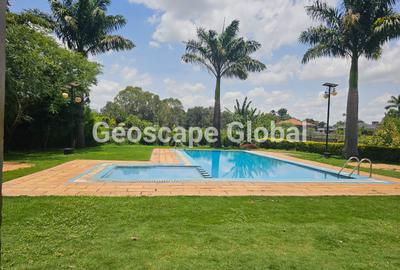 4 Bed Villa with En Suite in Ridgeways
