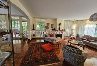 5 Bed House with En Suite in Rosslyn