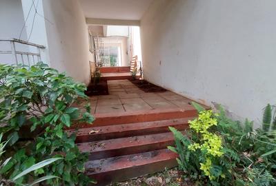 4 Bed Townhouse with En Suite in Spring Valley - 3