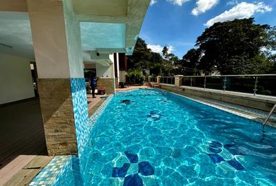 4 Bed Apartment with En Suite at Riverside - 2