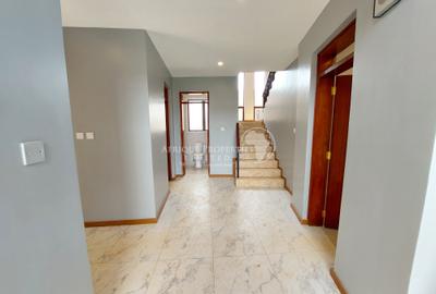 4 Bed Townhouse with En Suite in Runda