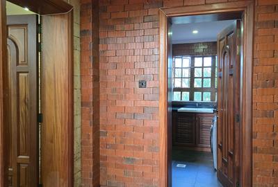 3 Bed House with En Suite in Nyari - 4