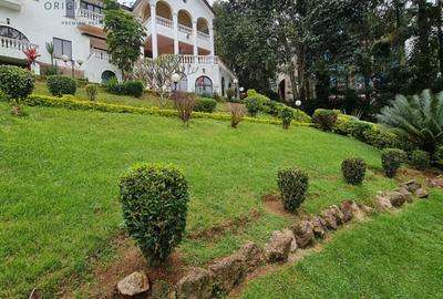 5 Bed House with En Suite at Nyari