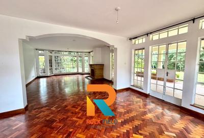 5 Bed Townhouse with En Suite in Rosslyn - 3