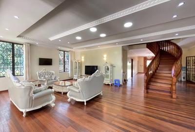 5 Bed Villa with En Suite in Runda - 3