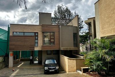 5 Bed House with En Suite at Lavington