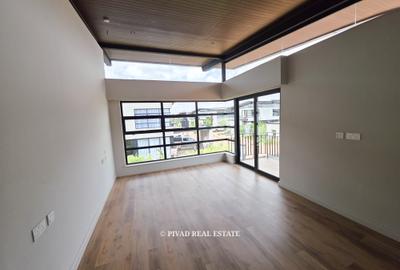 4 Bed Townhouse with Swimming Pool in Runda - 2