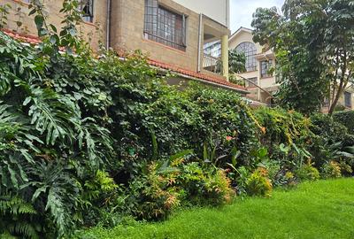5 Bed Townhouse with En Suite at Off Convent Drive - 2