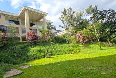 5 Bed House with En Suite at Loresho Road
