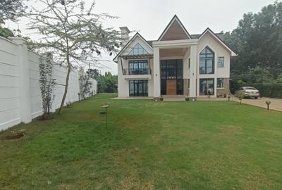 5 Bed House with En Suite in Runda