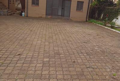 7 Bed House with En Suite at Mimosa