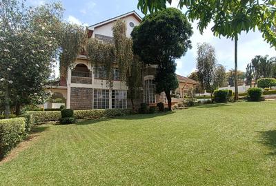 6 Bed House with En Suite in Runda