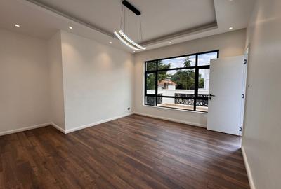 5 Bed Villa with En Suite in Lavington - 4