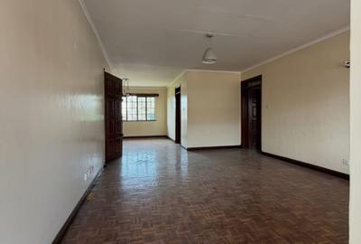 4 Bed Apartment with Parking at Off - Dennis Pritt Road
