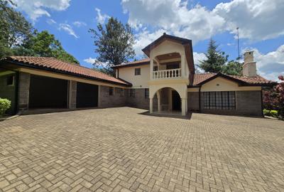 5 Bed House with En Suite in Runda