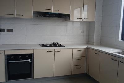 3 Bed Apartment with En Suite in Kilimani - 2
