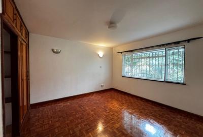 4 Bed House with En Suite in Gigiri