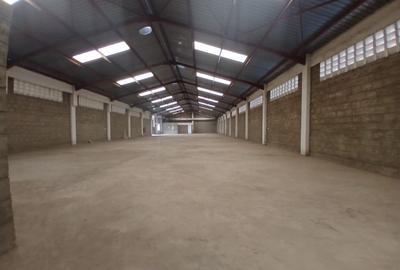 10,500 ft² Warehouse with Parking in Industrial Area - 4