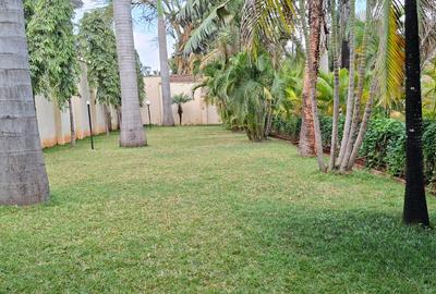 3 Bed House with En Suite in Hill View - 4