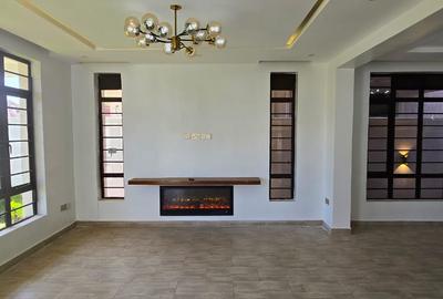 4 Bed Townhouse with En Suite in Membley - 4