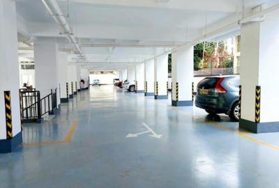 Serviced 1 Bed Apartment with En Suite at David Oseli Road - 3