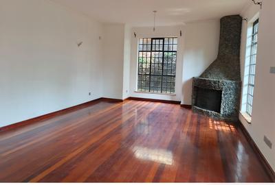 4 Bed Townhouse with En Suite in Spring Valley - 2