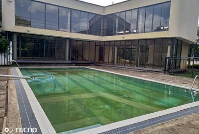 4 Bed Villa with En Suite in Runda - 2