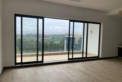 3 Bed Apartment with En Suite in Rosslyn