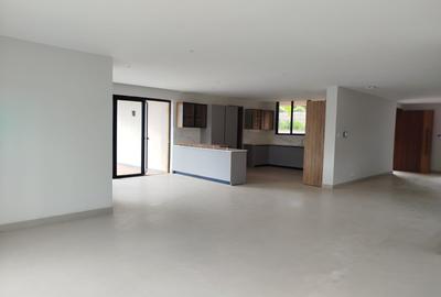 4 Bed House with En Suite in Loresho - 2