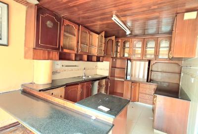 3 Bed Townhouse with En Suite in Lavington - 4